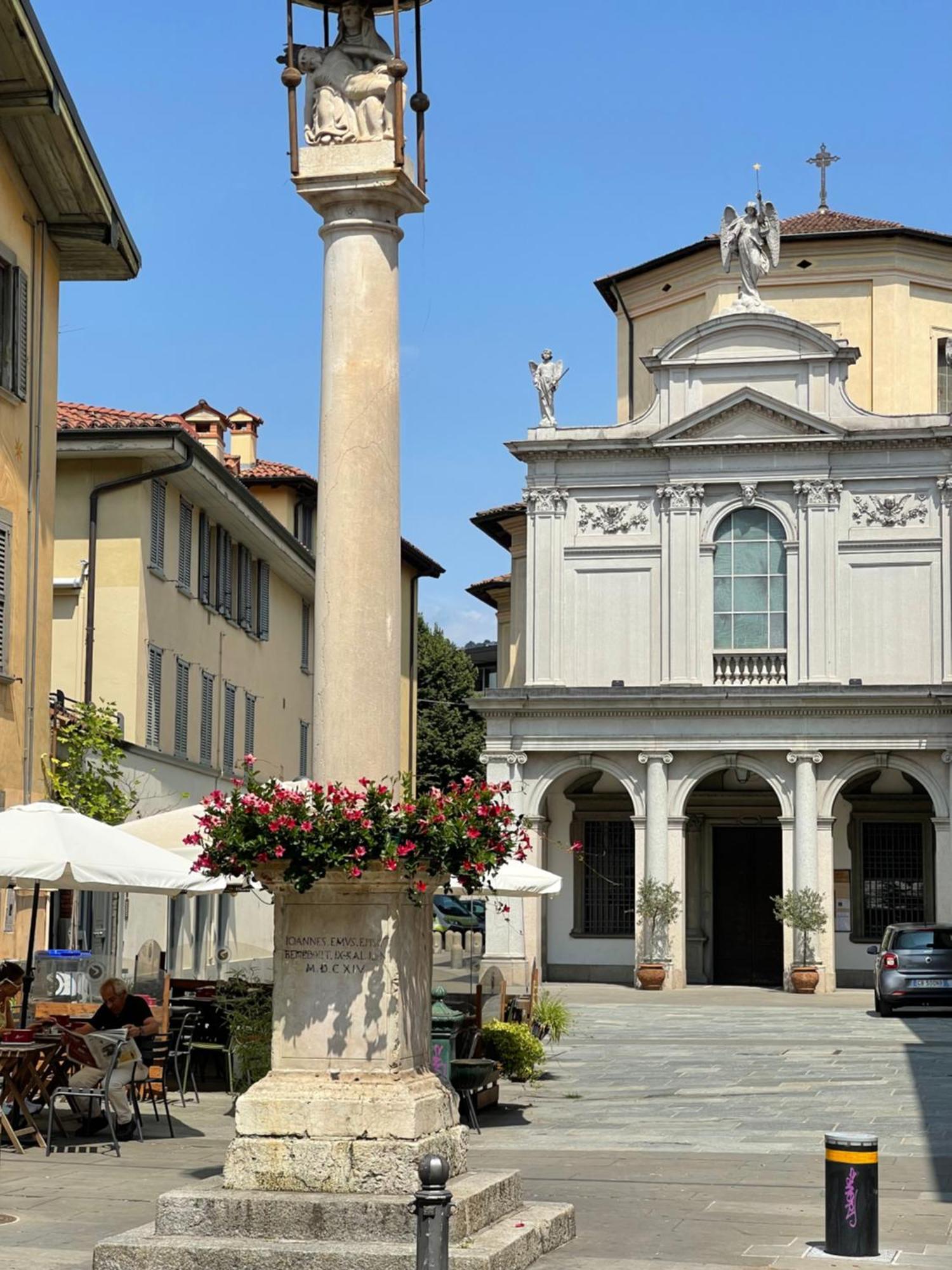 La Casina Di Alessia Apartment Bergamo Luaran gambar